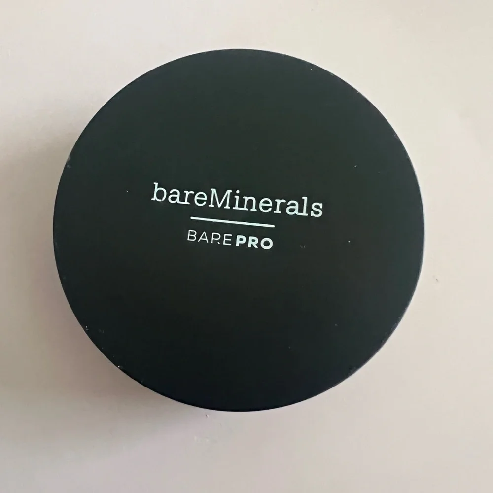 Bareminerals barepro performance wear powder foundation HAZELNUT NWOB